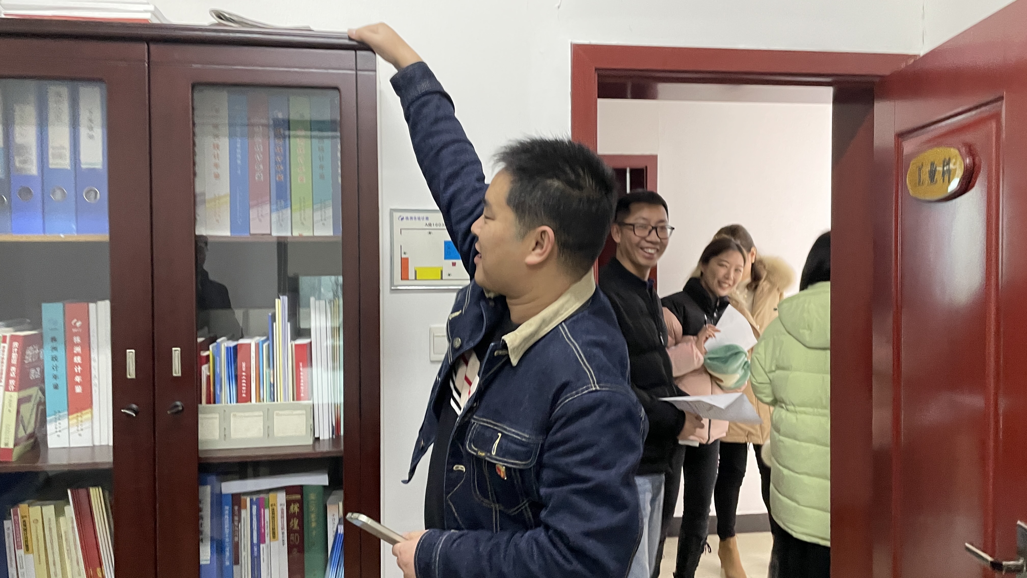 0FBDF469569B3C6E913E2DD851243CF5